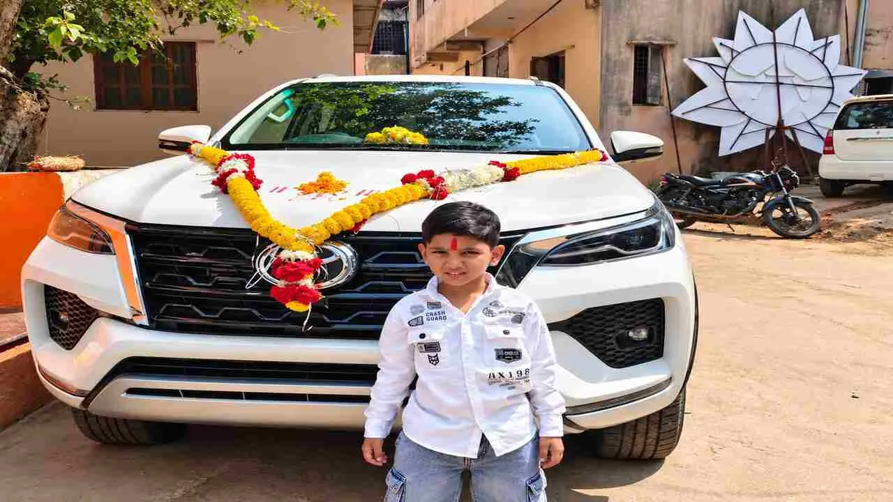 200 रुपये के कूपन से 6 साल के मेदांश ने जीती Fortuner