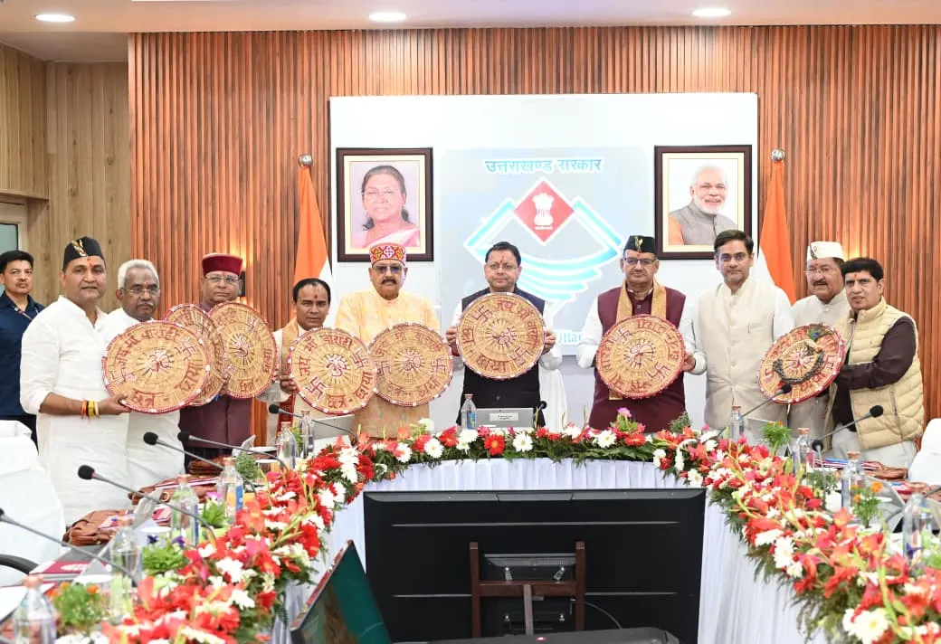 धामी कैबिनेट के फैसले: युवाओं, जमीन, एयरपोर्ट और कर्मचारियों के लिए क्या बदला? पढ़िए पूरी डिटेल
