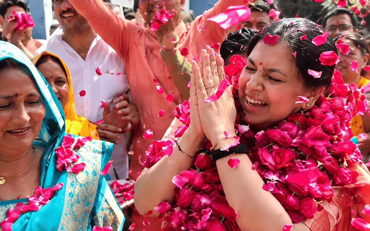 दिव्या मित्तल मिर्जापुर पहुंची